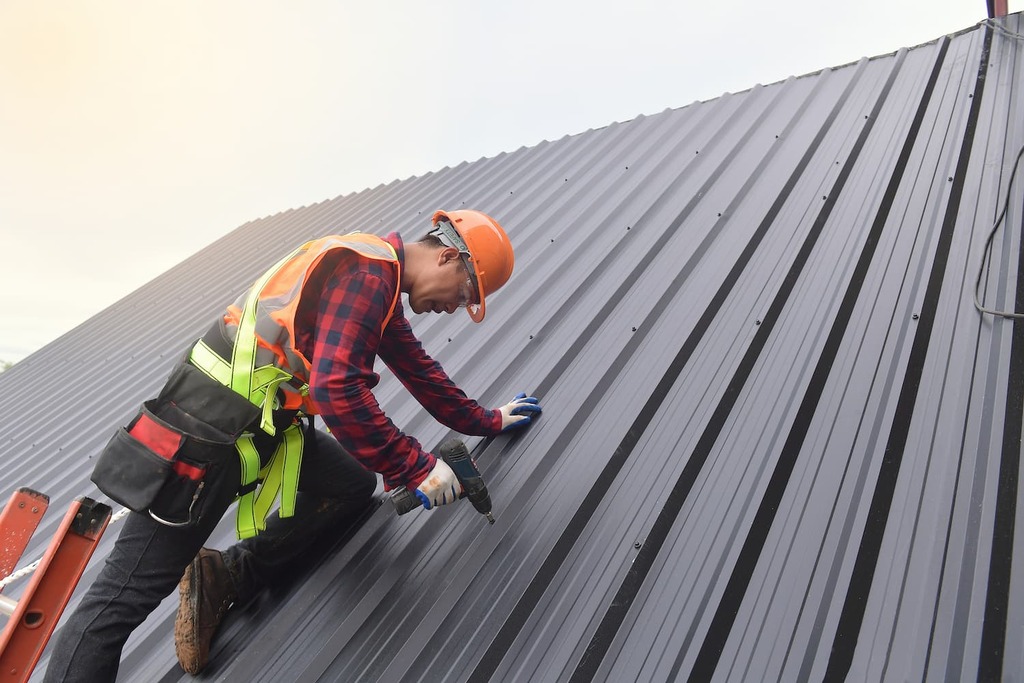 Metal Roof Contractor Services in Manhattan